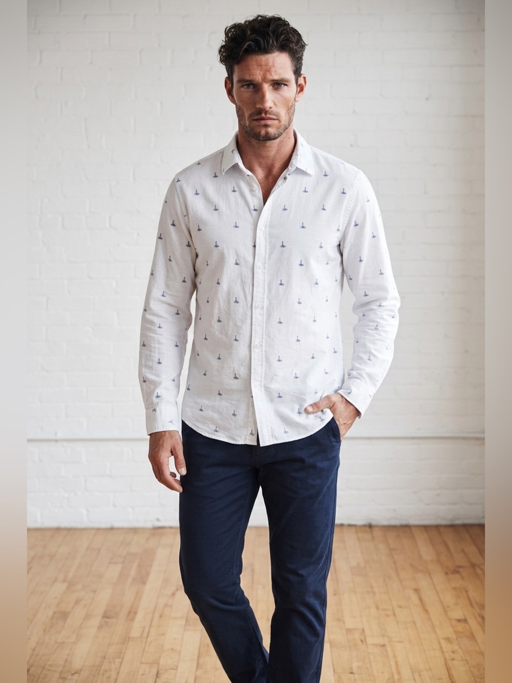 Banana Republic Classic Fit White Shirt – Sailboat Embroidered Design (Size XL)